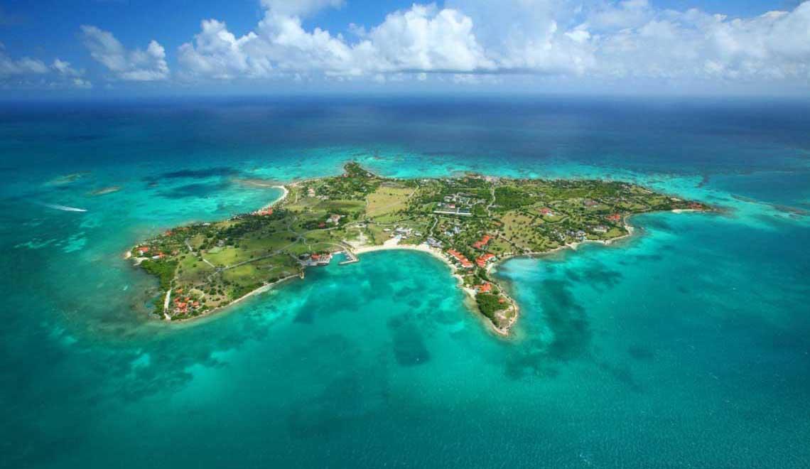 Isole delle Piccole Antille, Antigua e Barbuda, fanno parte delle Leeward Islands. 
